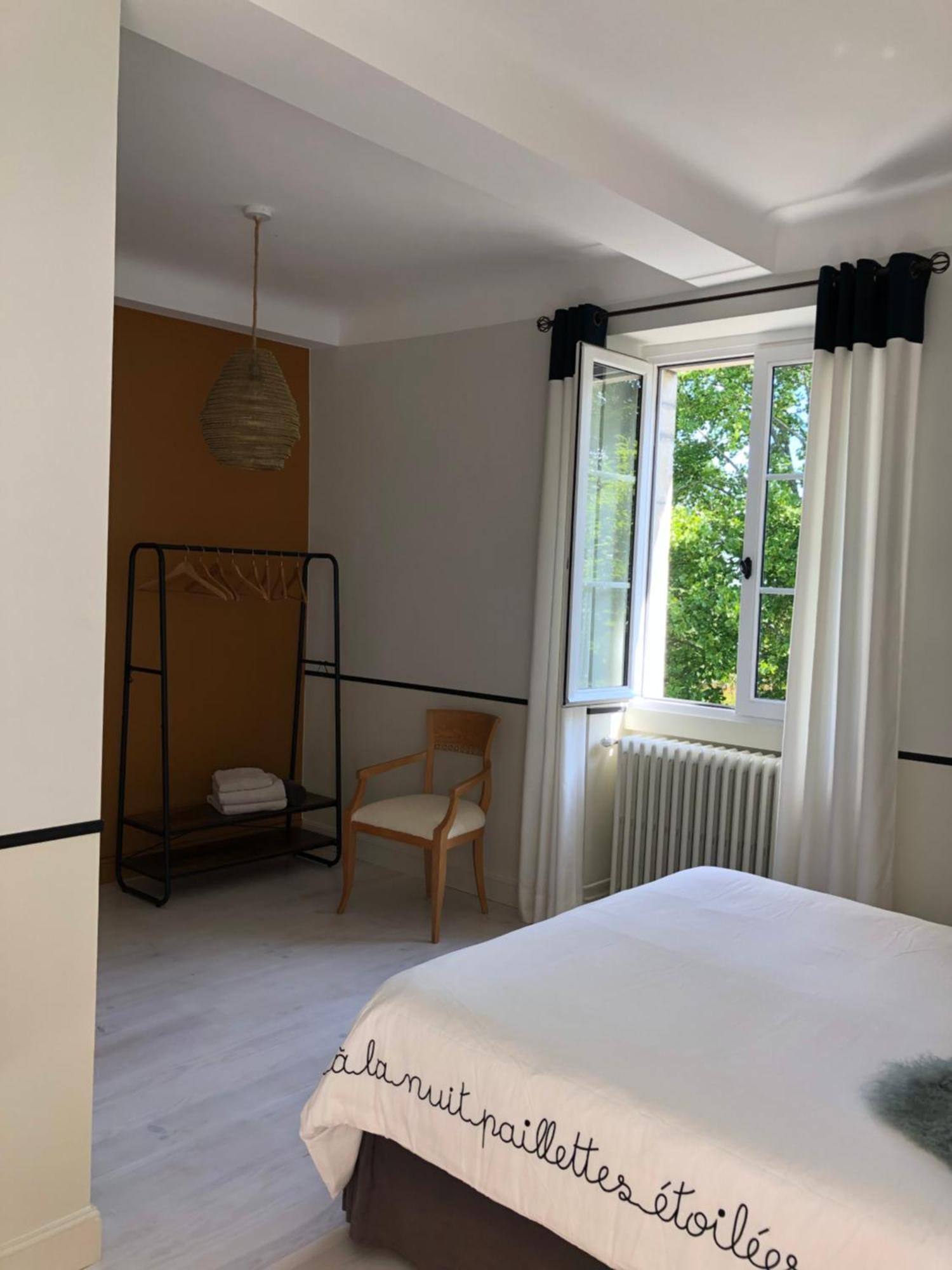 La Parenthese Bed and Breakfast Saubrigues Εξωτερικό φωτογραφία